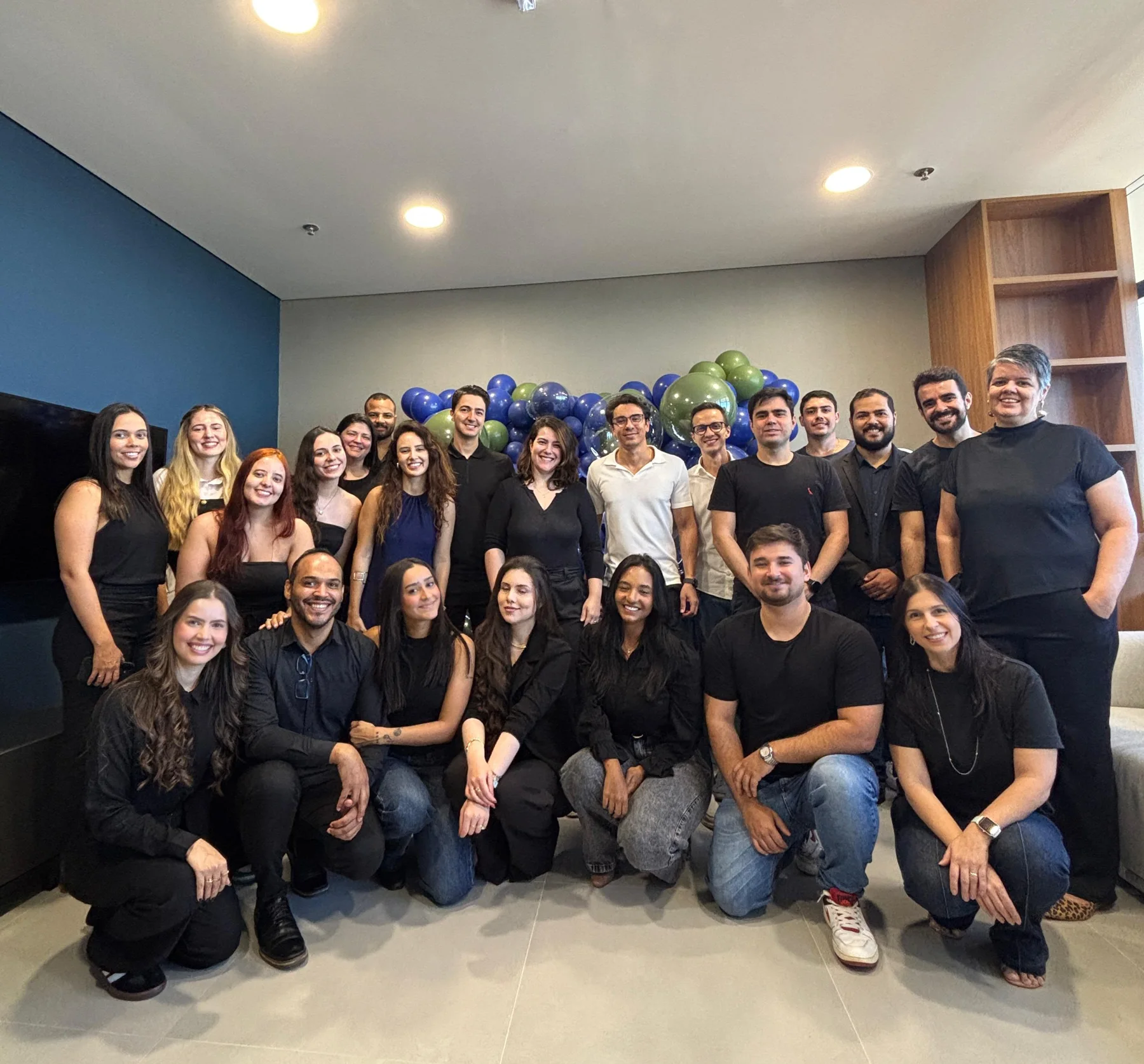 Time da PrecPago reunido no escritório em Uberlândia